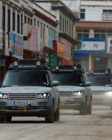 2013-Silk-Trail-Range-Rover-Hybrid-35