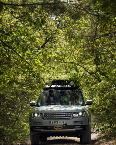 Range-Rover-Hybrid-on-Silk-Trail-14