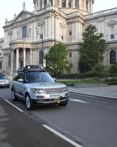 Range-Rover-Hybrid-on-Silk-Trail-2