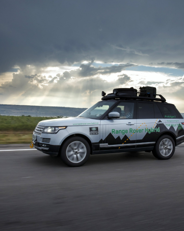 Range-Rover-Hybrid-on-Silk-Trail-22