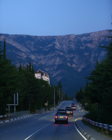 Range-Rover-Hybrid-on-Silk-Trail-28