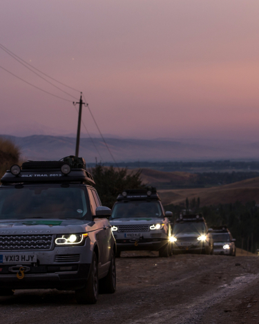 Range-Rover-Hybrid-on-Silk-Trail-48