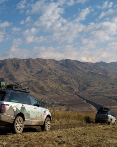 Range-Rover-Hybrid-on-Silk-Trail-52