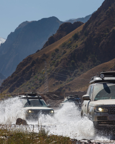 Range-Rover-Hybrid-on-Silk-Trail-61