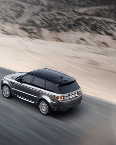 2014-Range-Rover-Sport-in-Motion-1