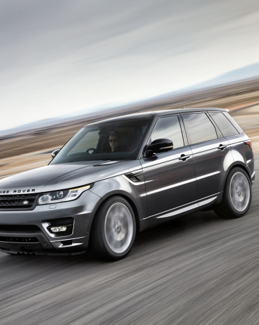 2014-Range-Rover-Sport-in-Motion-12