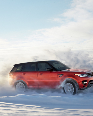 2014-Range-Rover-Sport-in-Motion-13