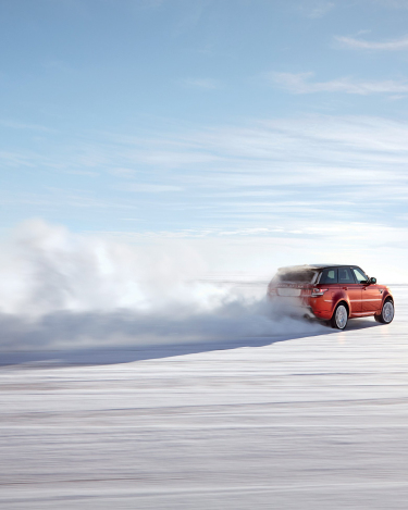 2014-Range-Rover-Sport-in-Motion-19