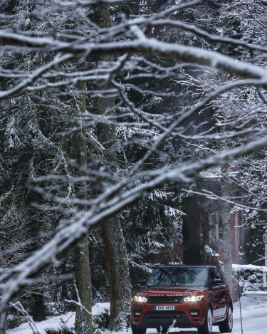 MY2014-Range-Rover-Sport-in-the-Snow-3