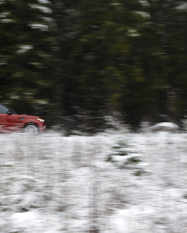 MY2014-Range-Rover-Sport-in-the-Snow-5