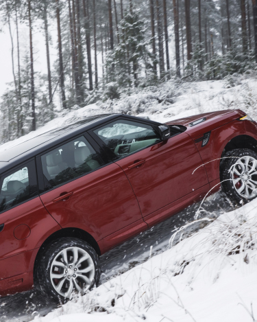 MY2014-Range-Rover-Sport-in-the-Snow-6
