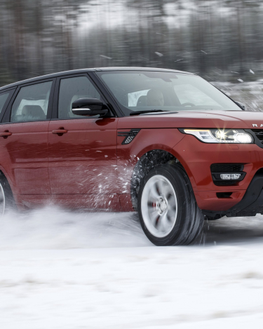 MY2014-Range-Rover-Sport-in-the-Snow-9