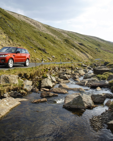 2014-Range-Rover-Sport-Action-Shots-17