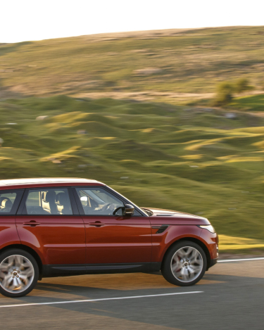 2014-Range-Rover-Sport-Action-Shots-18