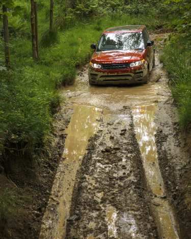 2014-Range-Rover-Sport-Action-Shots-39