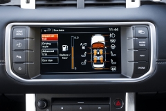 2014-Range-Rover-Evoque-Extended-Screens-1