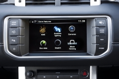 2014-Range-Rover-Evoque-Extended-Screens-2