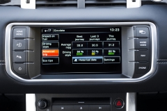 2014-Range-Rover-Evoque-Extended-Screens-4