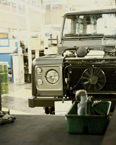 Land-Rover-Defender-Assembly-Line-1