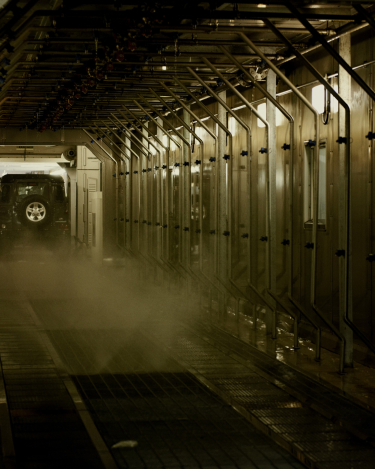 Land-Rover-Defender-Assembly-Line-14