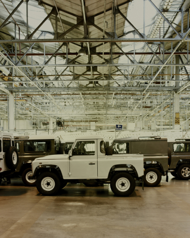 Land-Rover-Defender-Assembly-Line-15