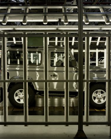 Land-Rover-Defender-Assembly-Line-16