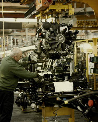 Land-Rover-Defender-Assembly-Line-4