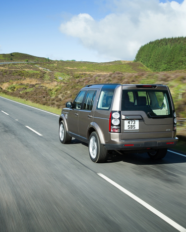 2015-Land-Rover-Discovery-LR4-10