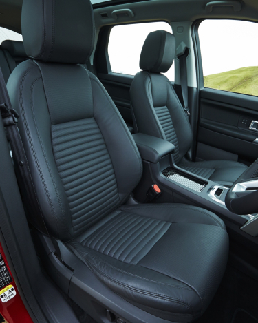 Land-Rover-Discovery-Sport-Black-Interior-13