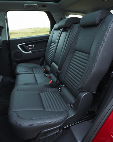 Land-Rover-Discovery-Sport-Black-Interior-17