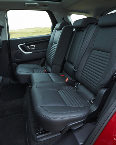 Land-Rover-Discovery-Sport-Black-Interior-18
