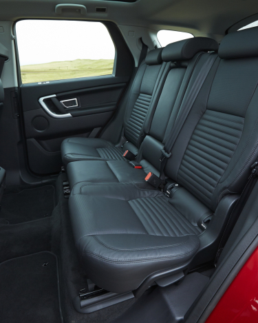 Land-Rover-Discovery-Sport-Black-Interior-19