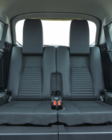 Land-Rover-Discovery-Sport-Black-Interior-20