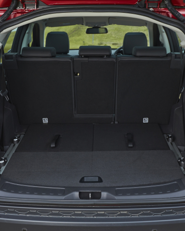 Land-Rover-Discovery-Sport-Black-Interior-21