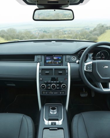 Land-Rover-Discovery-Sport-Black-Interior-6