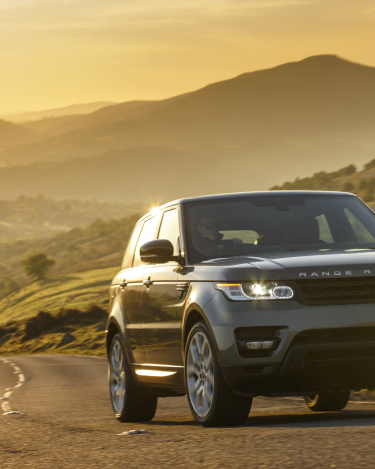 2015 Range Rover Sport in the mountains