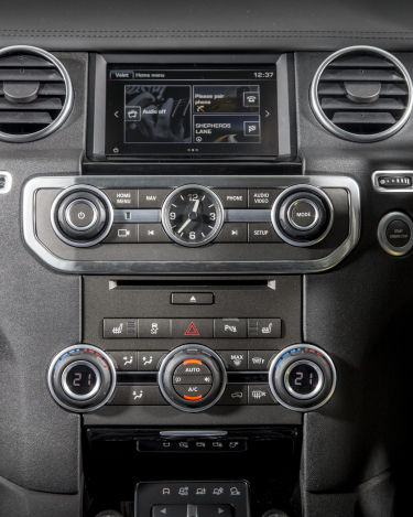 Land-Rover-Discovery-Landmark-20