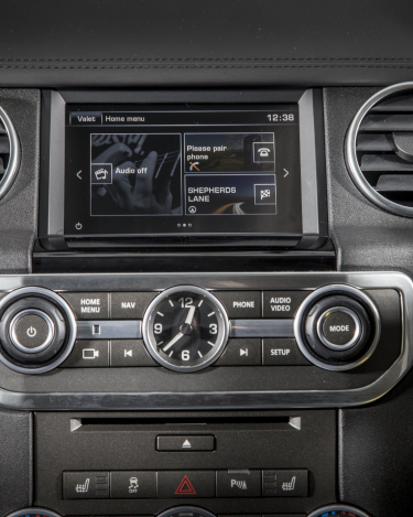 Land-Rover-Discovery-Landmark-21