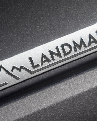 Land-Rover-Discovery-Landmark-22