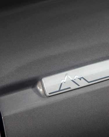 Land-Rover-Discovery-Landmark-25