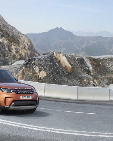 Land-Rover-Discovery-in-Action-11