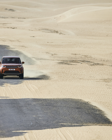 Land-Rover-Discovery-in-Action-2