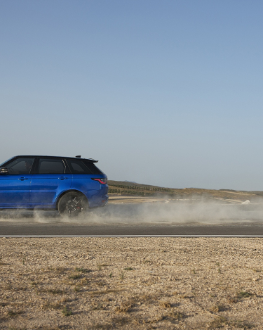 2018-Range-Rover-Sport-SVR-8
