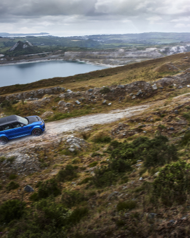 2018-Range-Rover-Sport-SVR-9