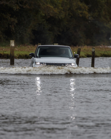 2019-Range-Rover-Sport-PHEV-Open-Water-Challenge-13