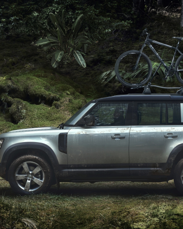 2020-Land-Rover-Defender-110-Off-Road-13