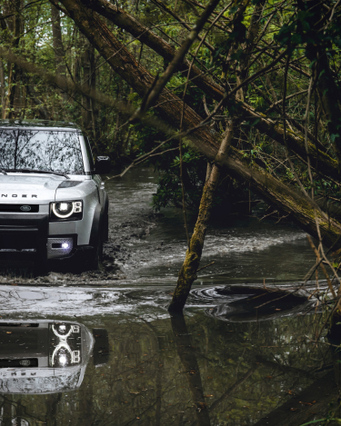 2020-Land-Rover-Defender-110-Off-Road-23