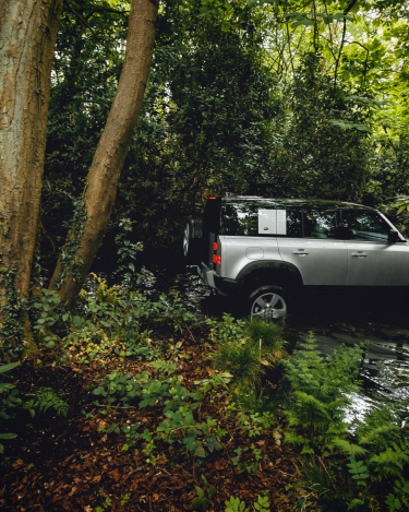2020-Land-Rover-Defender-110-Off-Road-27