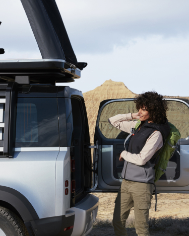 2020-Land-Rover-Defender-110-Off-Road-3
