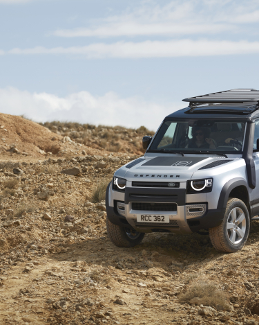 2020-Land-Rover-Defender-110-Off-Road-35